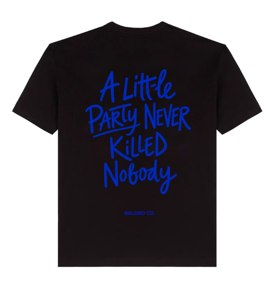 Camiseta A Little Party preta, costas com a estampa, imagem da peça