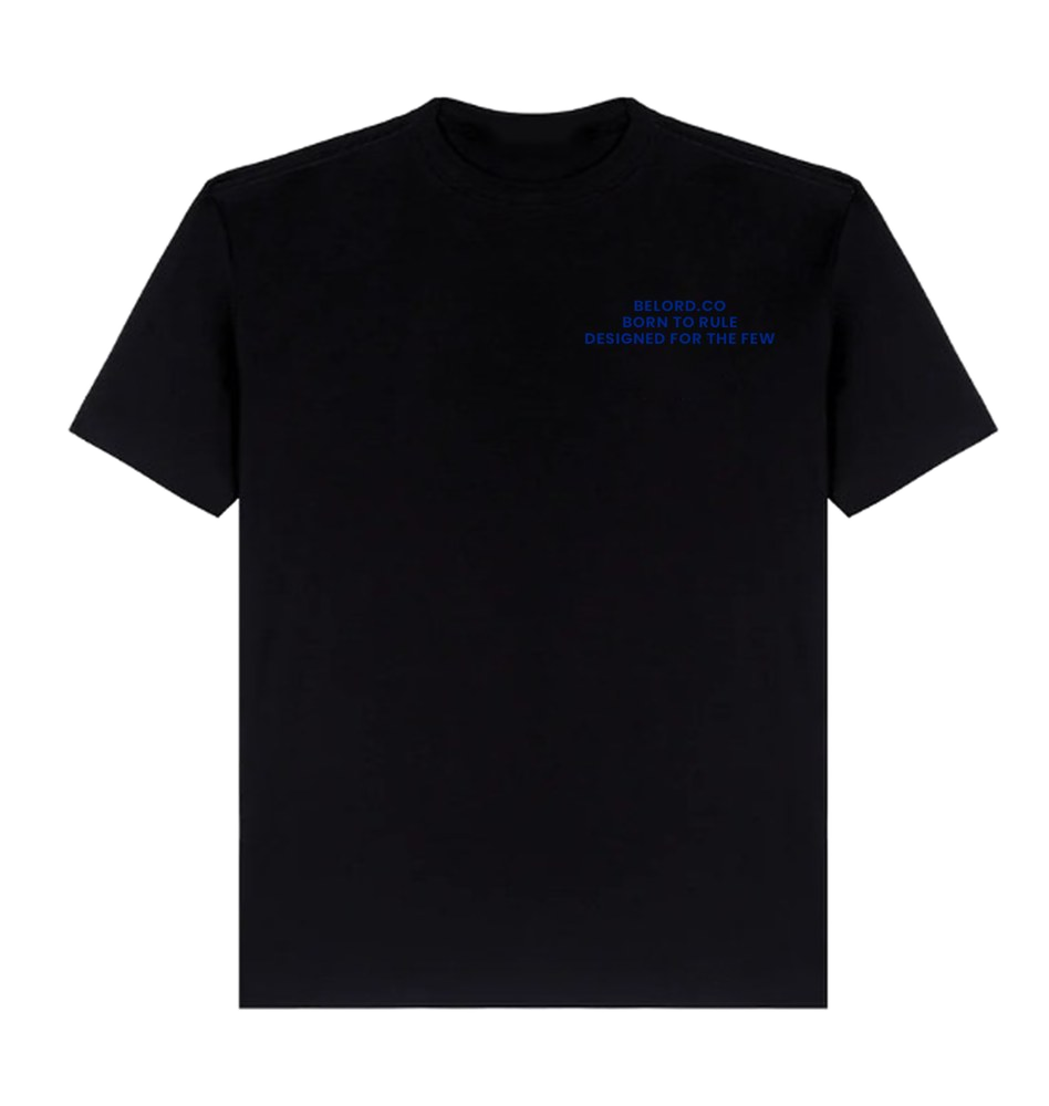 Camiseta A Little Party preta, frente com o logo no peito, imagem da peça