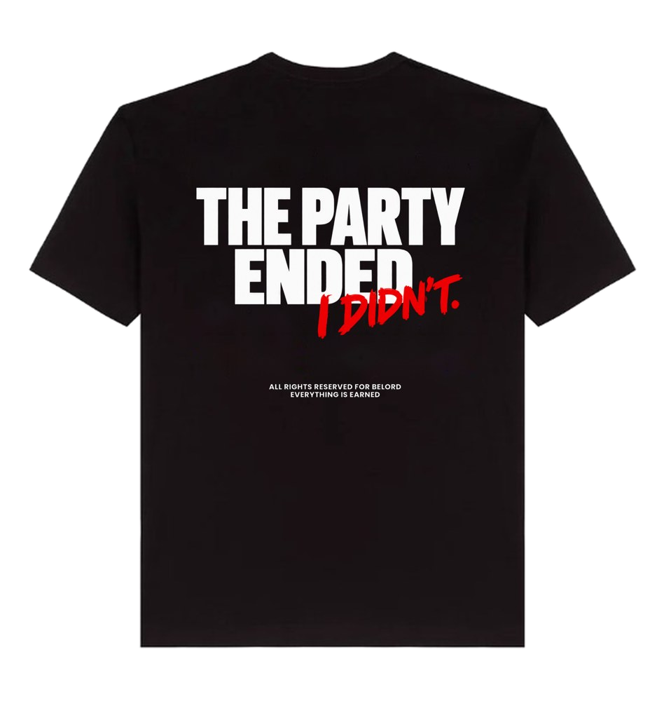 Camiseta Party Ended preta, costas com a estampa, imagem da peça