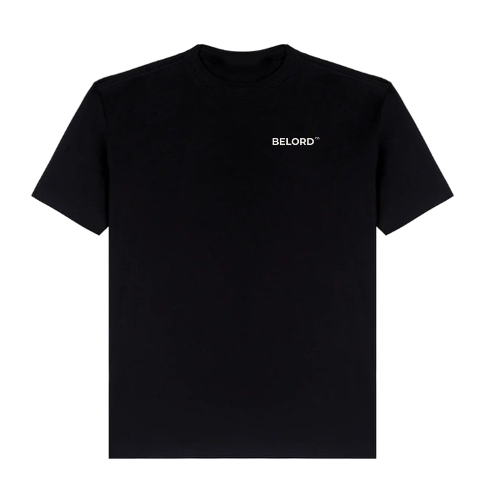 Camiseta Three Afters preta, frente com o logo no peito, imagem da peça